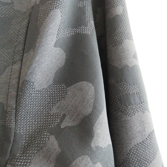 LULULEMON Down to the Wire Shirt in Black Obsidian Camo - Size S - Picture 6 of 15